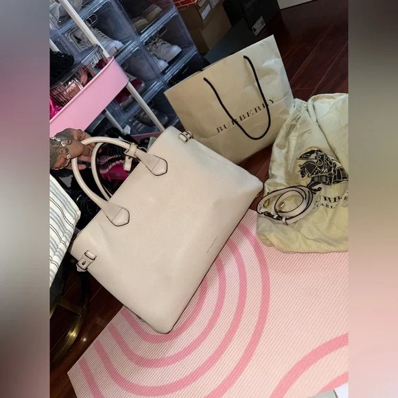 Burberry Beige Leather bag